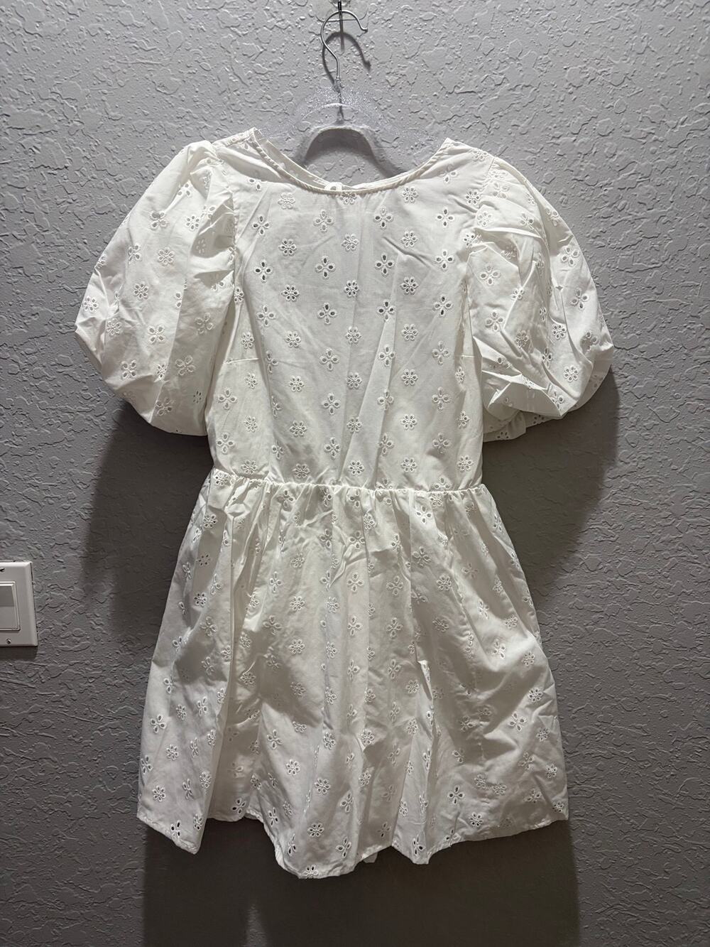 Divided H&M Women's White Puff Sleeve White Eyelet Open Back Dress Sz M